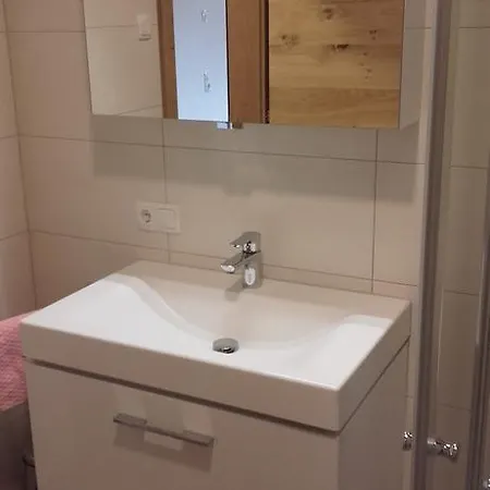 Gaestehaus Obererlacher Vendégház 3*